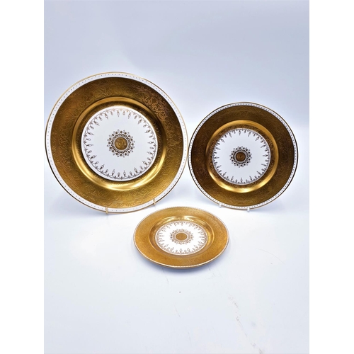 571 - CHINA /GOLD GILDED Large 27cm Dia , 21cm Dia PLATE & 16cm Dia PLATE (Commissioned By Thomas Goode & ... 