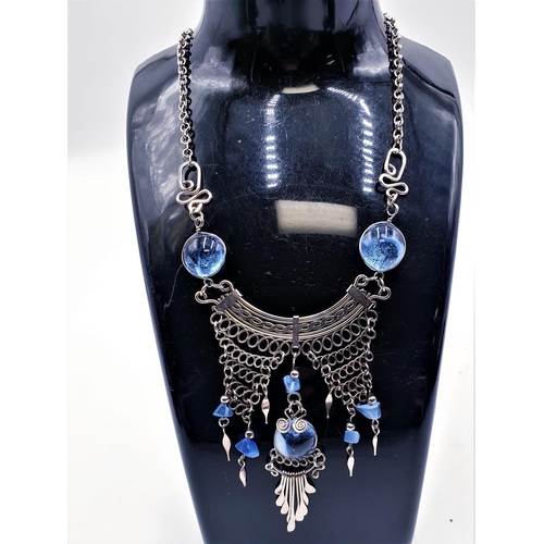 687 - WHITE METAL / BLUE STONE ART DECO STYLE NECKLACE