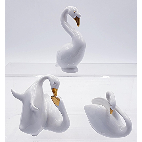 104 - HUNGARIAN PORCELAIN MODELS OF THREE DUCKS