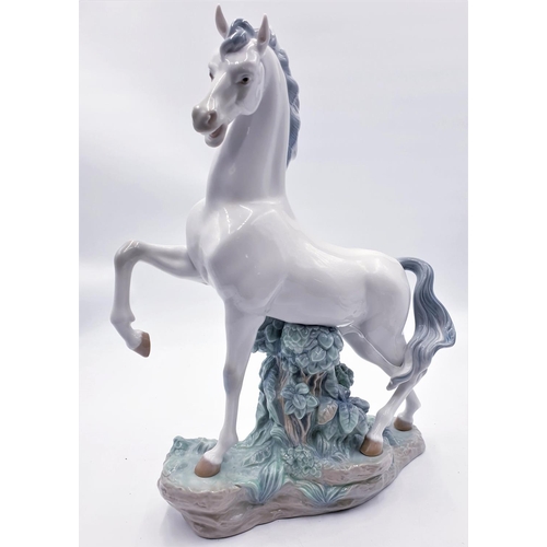 151 - LLADRO PORCELAIN Extra Large 43cm x 35cm x 9cm MODEL OF THE CABALLO ARROGANTE STALLION (Model No 478... 