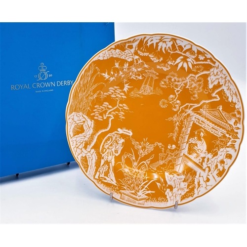 274 - ROYAL CROWN DERBY CHINA 21.5cm Dia PLATE IN THE 