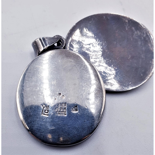 282 - AUSTRIAN SILVER WIENER WERKSTATTE LOCKET c1905