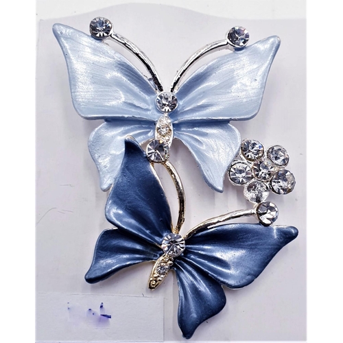 324 - BUTTERFLY BROOCH