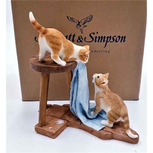 86 - SHERRATT & SIMPSON 15.5cm MODEL OF TWO KITTENS With STOOL & TEA TOWEL (Model No 55033 ) (As New,Old ... 