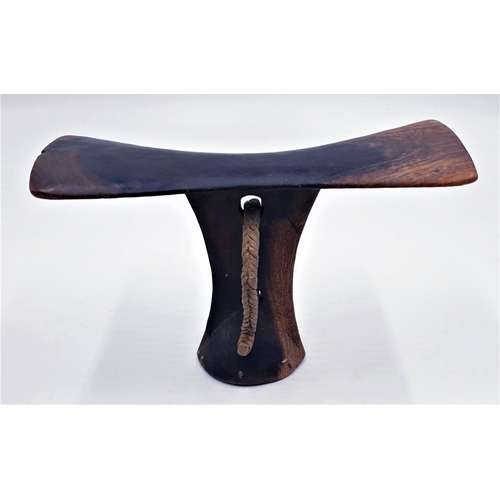 754 - WOODEN AFRICAN NECK REST (Old)