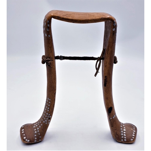 755 - WOODEN AFRICAN NECK REST (Old)