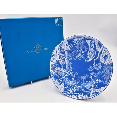 268 - ROYAL CROWN DERBY CHINA 21.5cm Dia PLATE IN THE 