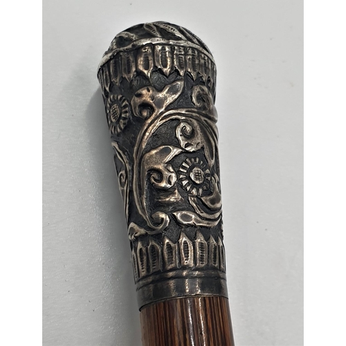 347 - WHITE METAL TOPPED SWAGGER STICK.
(Please Note This WILL NOT BE PACKED OR SHIPPED....PICK UP ONLY !!... 