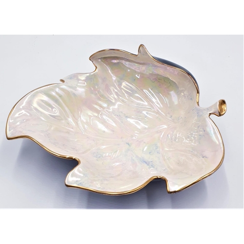 622 - CARLTON WARE Large ROUGE ROYALE LEAF DISH