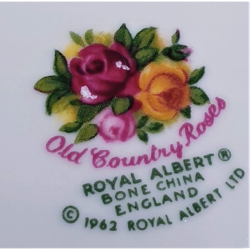 88 - ROYAL ALBERT CHINA 26cm Dia DINNER PLATES (5) IN THE OLD COUNTRY ROSES DESIGN (Marked 2nds )