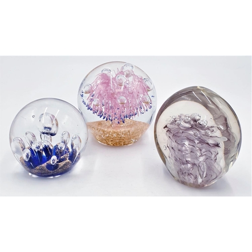 149 - GLASS Large PAPERWEIGHTS (3) (Tallest Is 11.5 cm )