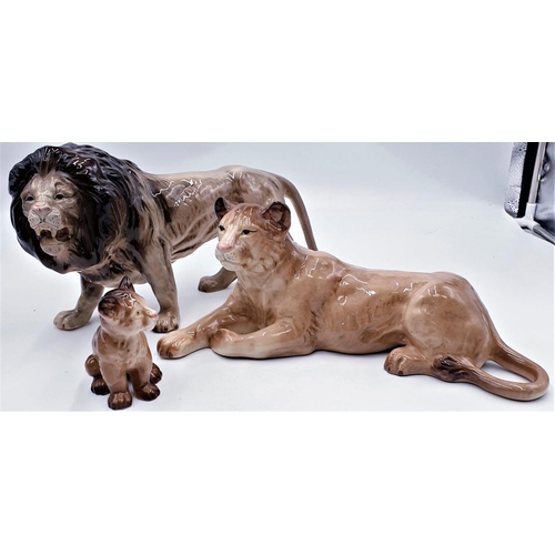 151 - H.WAIN & Sons (Melba Ware) Large  MODELS OF A LION , LIONESS And CUB
(Established in 1837 by Horace ... 