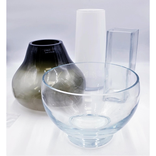 463 - GLASS VASES (4)