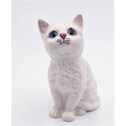 780 - ROYAL DOULTON MODEL OF A SIAMESE CAT