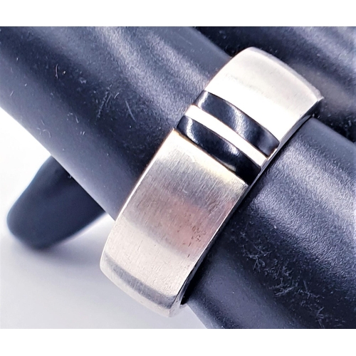 88 - BRUSHED STERLING SILVER (Hallmarked For London) DOUBLE BLACK ENAMEL INLAY BAND RING (Size W-X , Tota... 