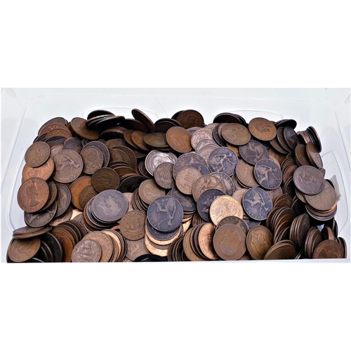 102 - BOX OF PENNIES (Victoria To Elizabeth)