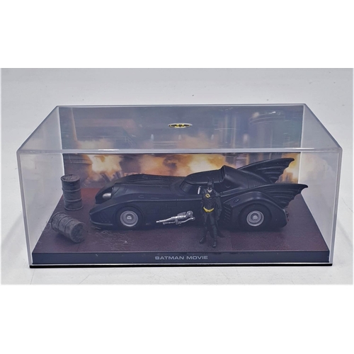 466 - BATMAN MOVIE CAR And FIGURINE (Cased)