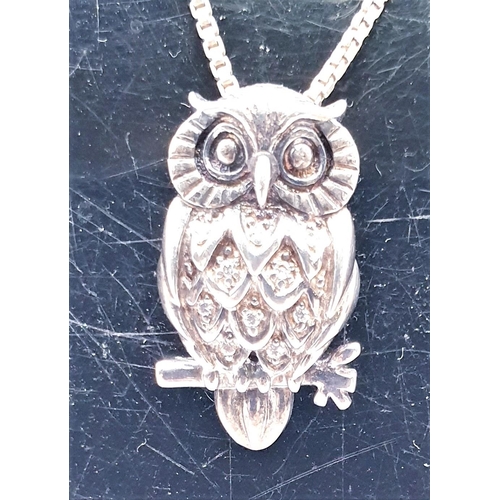 88 - STERLING SILVER / CZ OWL PENDANT ON A 51cm STERLING SILVER BOX NECK CHAIN