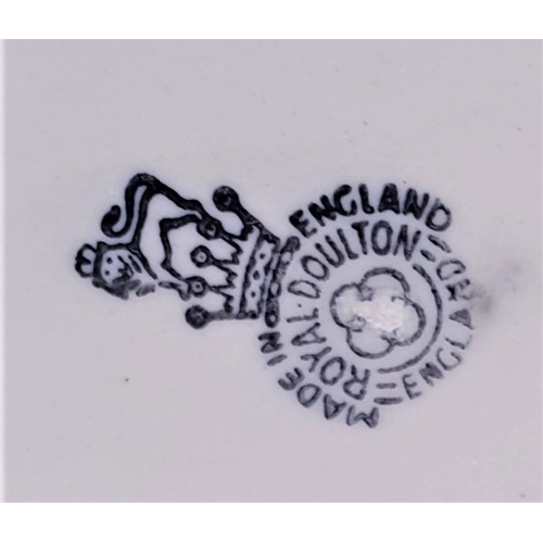 146 - ROYAL DOULTON Large 21.6cm MODEL OF A PERSIAN CAT  (White Gloss Colourway)  Designed By Mr Albert Ha... 
