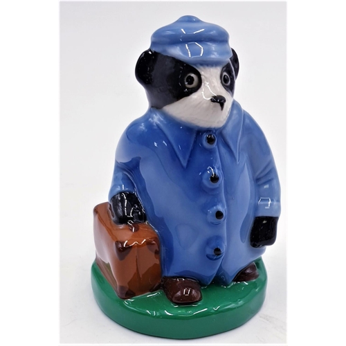325 - WADE CHARACTER FIGURINE 'TRAVELLING BADGER' (Wade On Tour 1998)