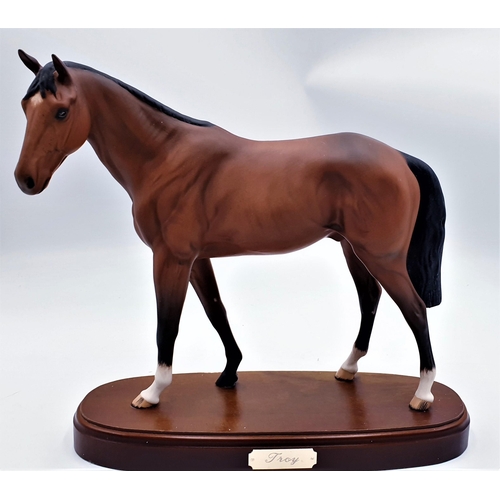 104 - ROYAL DOULTON Large 29.8cm MODEL OF THE RACEHORSE 