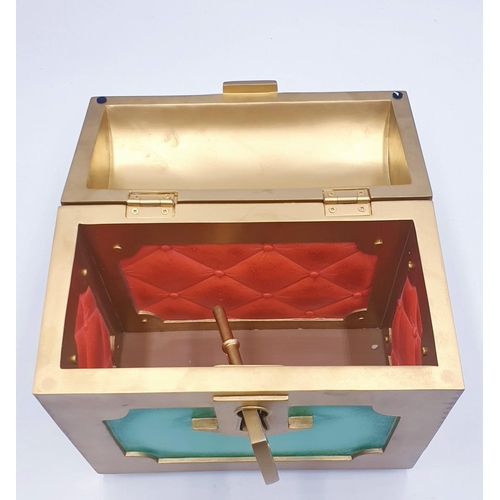 172 - THE WALT DISNEY  CLASSICS COLLECTION Extra Large 19cm x 21.5cm x 11.5cm MODEL OF 
