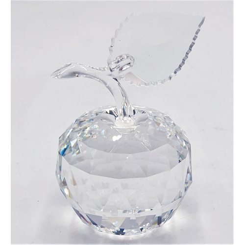 772 - SWAROVSKI CRYSTAL 7cm MODEL OF AN APPLE 
Designer: Michael Stamey,Introduced: 1991,Retired: 1996
(Th... 