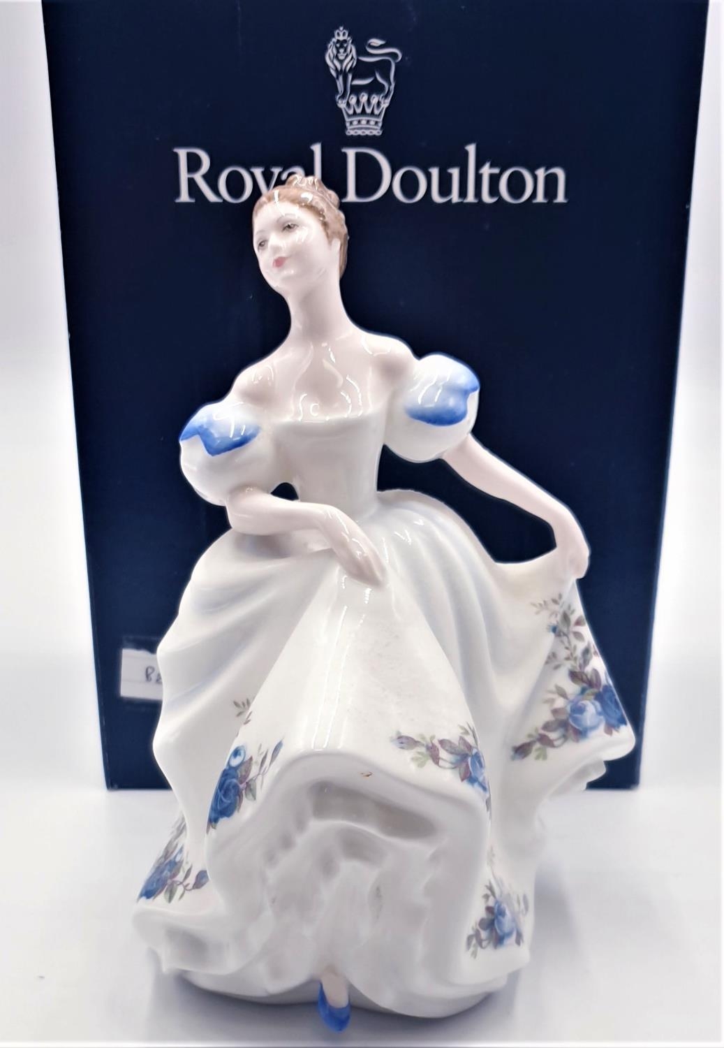 ROYAL DOULTON 17.8cm FIGURINE