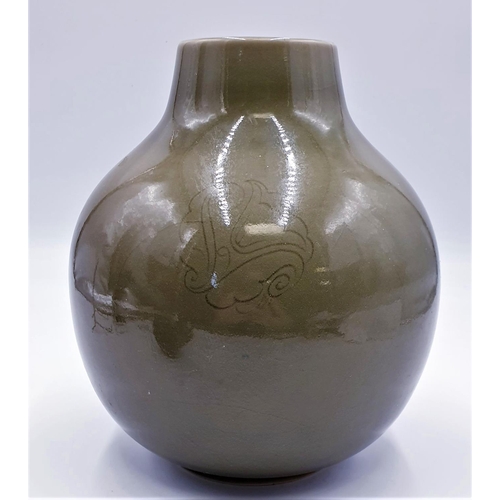 104 - BULLERS Large 23.5cm GREEN VASE