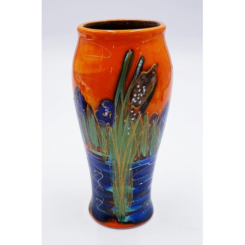 84 - ANITA HARRIS ART POTTERY 18.5cm BELLA VASE IN THE REEDS & BULLRUSH DESIGN Signed In Gold By Anita Ha... 