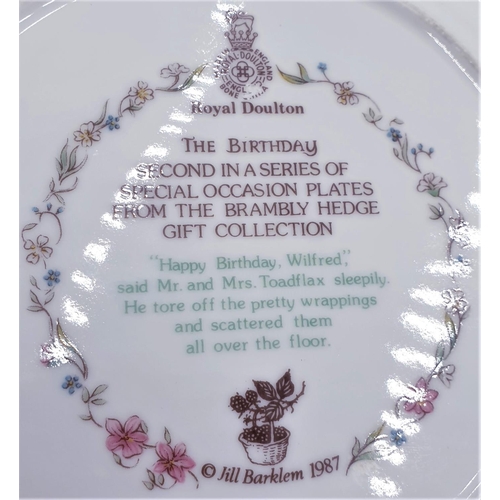 800 - ROYAL DOULTON CHINA 20cm Dia PLATE 'THE BIRTHDAY'  FROM THE BRAMBLY HEDGE GIFT COLLECTION (Marked 2n... 