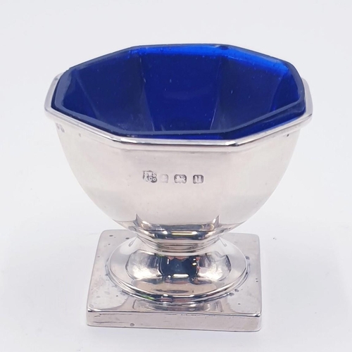 73 - SILVER (Hallmarked VICTORIAN OCTAGONAL SALT With BLUE GLASS LINER (Silver Weight 60.5 Grams)