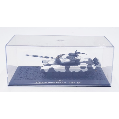 86 - MODEL OF A GUARDS ARMOURED DIVISION USSR 1981 TANK (Cased)