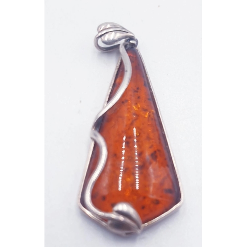 165 - SILVER / AMBER 5.0cm x 2.5cm TEADROP PENDANT (Total Weight 9.20 Grams)