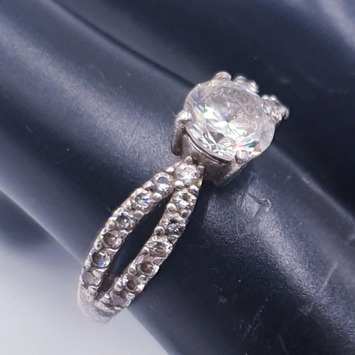 167 - SILVER / CUBIC ZIRCONIA STONE SET RING (Size O , Total Weight 3.39 Grams)