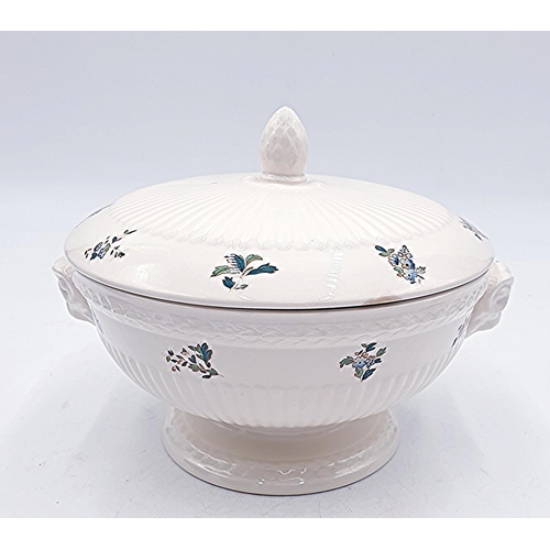 439 - WEDGWOOD CHINA 23cm Dia LIDDED TUREEN IN THE CONWAY DESIGN