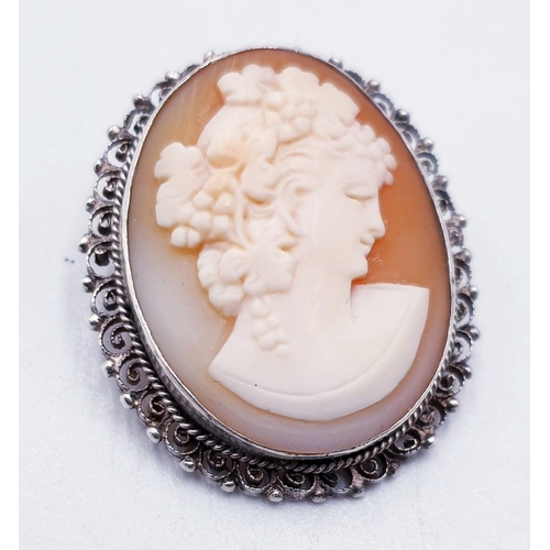 741 - SILVER (925) CAMEO PENDANT / BROOCH (Boxed)