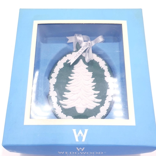 244 - WEDGWOOD GREEN/WHITE JASPER WARE CHRISTMAS TREE DECORATION