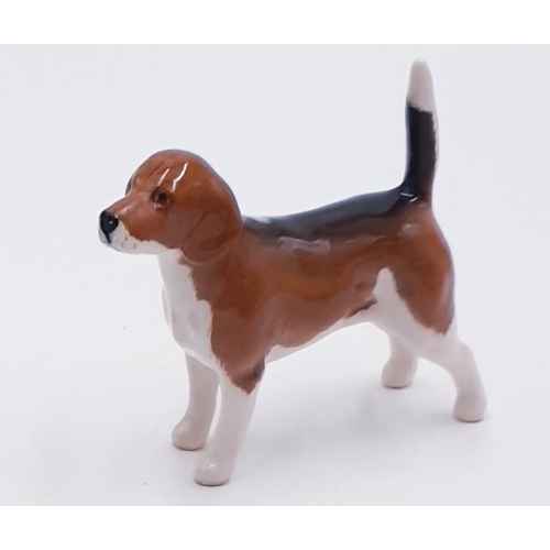 350A - BESWICK 7.6cm MODEL OF A BEAGLE 