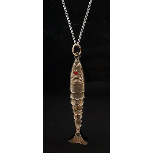 460 - SILVER /WHITE METAL (Can Not Make Out Mark) ARTICULATED PENDANT FASHIONED AS A FISH With STONE SET E... 