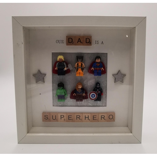 461 - FRAMED 25cm x 25cm LEGO SUPER ERO SERIES SIX LEGO SUPER HEROES