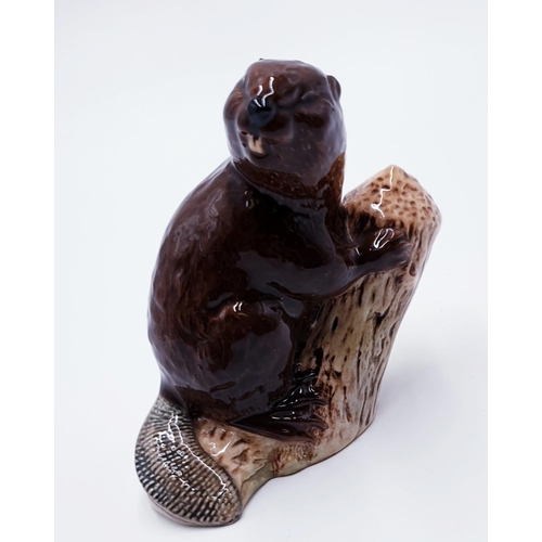 60 - BESWICK 11.9cm MODEL OF A BEAVER ON LOG (Facing Right) (Brown Gloss Colourway) (Model No 2195) 1968/... 