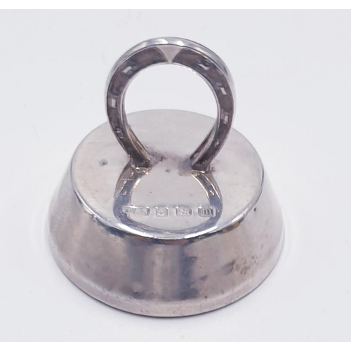 583 - SOLID SILVER HORSESHOE MENU HOLDER (Hallmarked For Birmingham 1911)