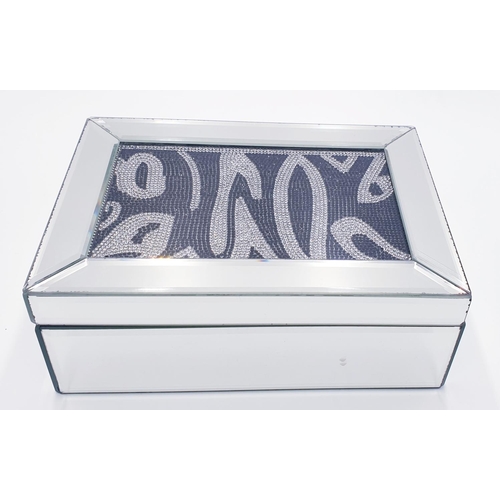 742 - SILVER MIRRORED Large 25.5cm x 18 cm x 9.5 cm JEWELLERY BOX By Julien Macdonald