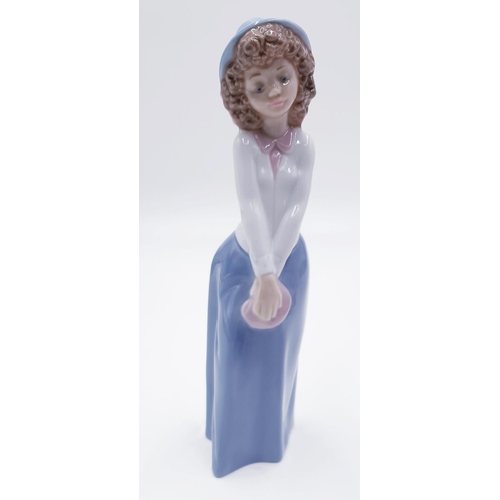 752 - LLADRO (Nao) PORCELAIN Large 24cm CHARACTER FIGURINE OF A YOUNG GIRL WITH HAT AND HOLDING A PINK PUR... 