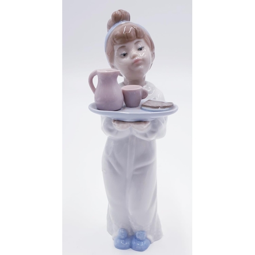 763 - LLADRO (Nao) PORCELAIN 18cm CHARACTER FIGURINE OF A YOUNG GIRL WITH BREAKFAST TRAY 