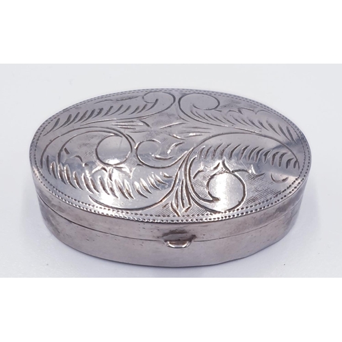 782 - WHITE METAL SCROLL DESIGN OVAL 4.5cm LIDDED TRINKET BOX (Total Weight 16.2 Grams)