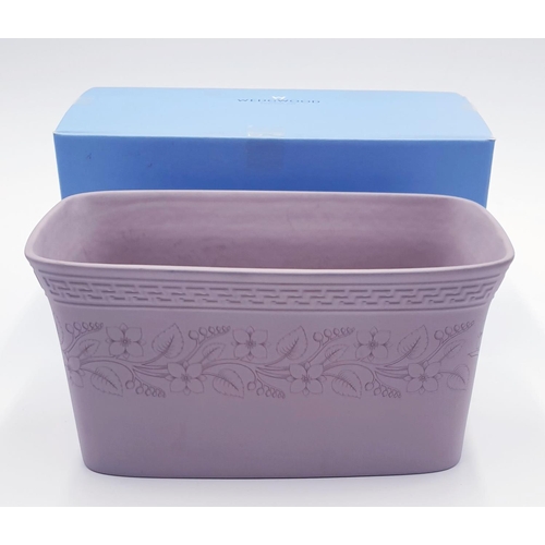 930 - WEDGWOOD LILAC JASPER WARE Large 20cm x 11.5cm OVAL PLANTER (Original Box)