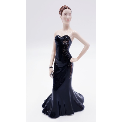 962 - ROYAL DOULTON Large 22.2cm FIGURINE 