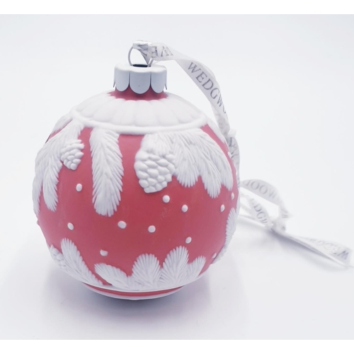 942 - WEDGWOOD WHITE/TERRACOTTA JASPER WARE CHRISTMAS TREE DECORATION